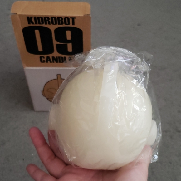 Kidrobot 2x 09 Rare Candles Milk & Pear - Picture 13 of 14